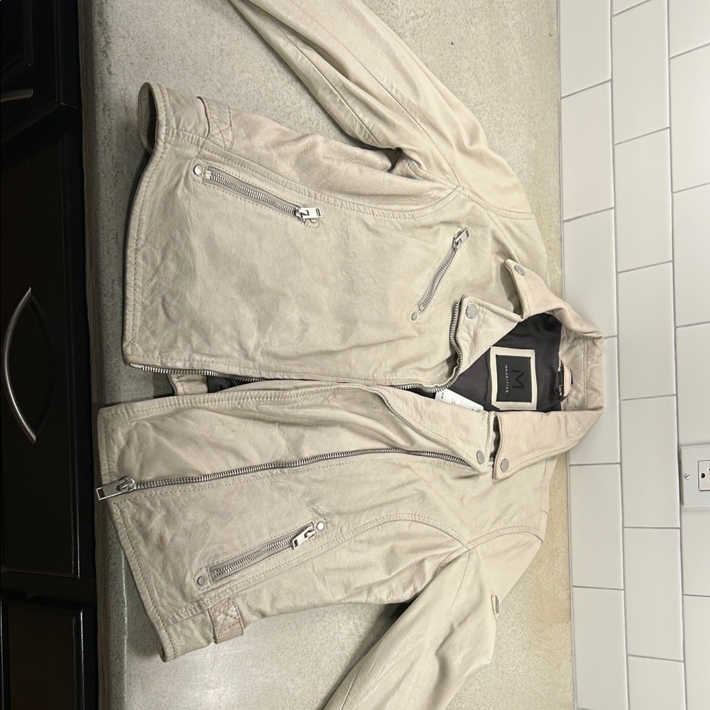 Women's Leather Jacket - Picture 3 of 4